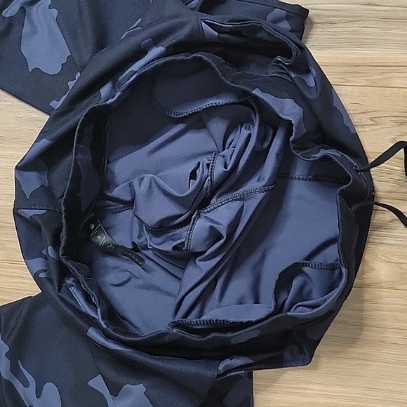 Yogalicious Lux Navy Camo Joggers - Picture 5 of 11